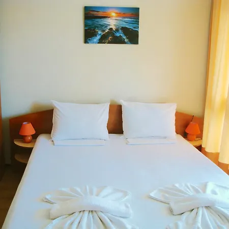 Aparthotel Elit 2 * サニービーチ