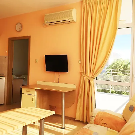 Aparthotel Elit 2 * サニービーチ