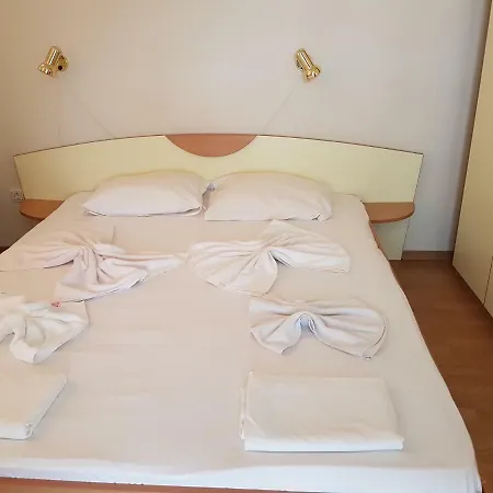 Aparthotel Elit 2 アパート