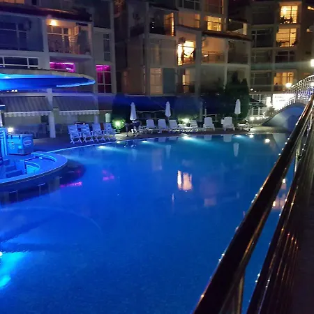Aparthotel Elit 2 * サニービーチ