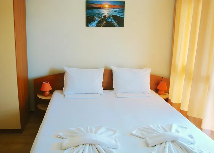 Aparthotel Elit 2 * 阳光海滩