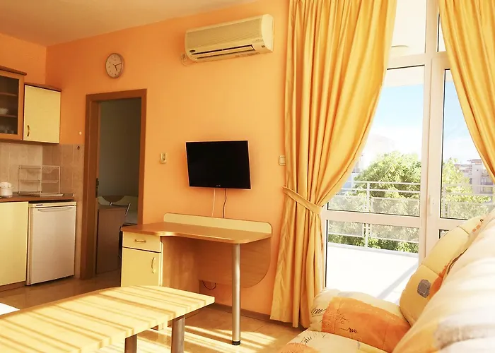 Aparthotel Elit 2 * 阳光海滩