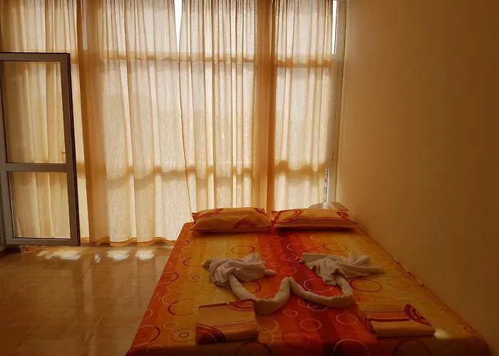 Aparthotel Elit 2 * 阳光海滩